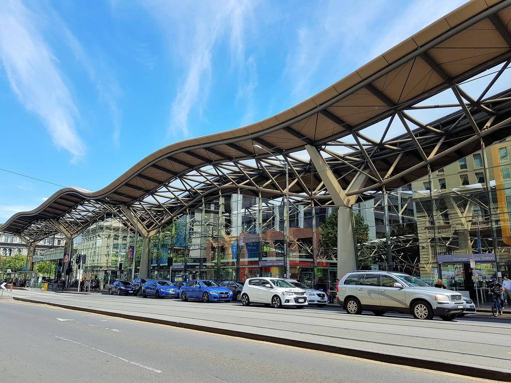 Readyset Apartments At Liberty Melbourne Exterior photo