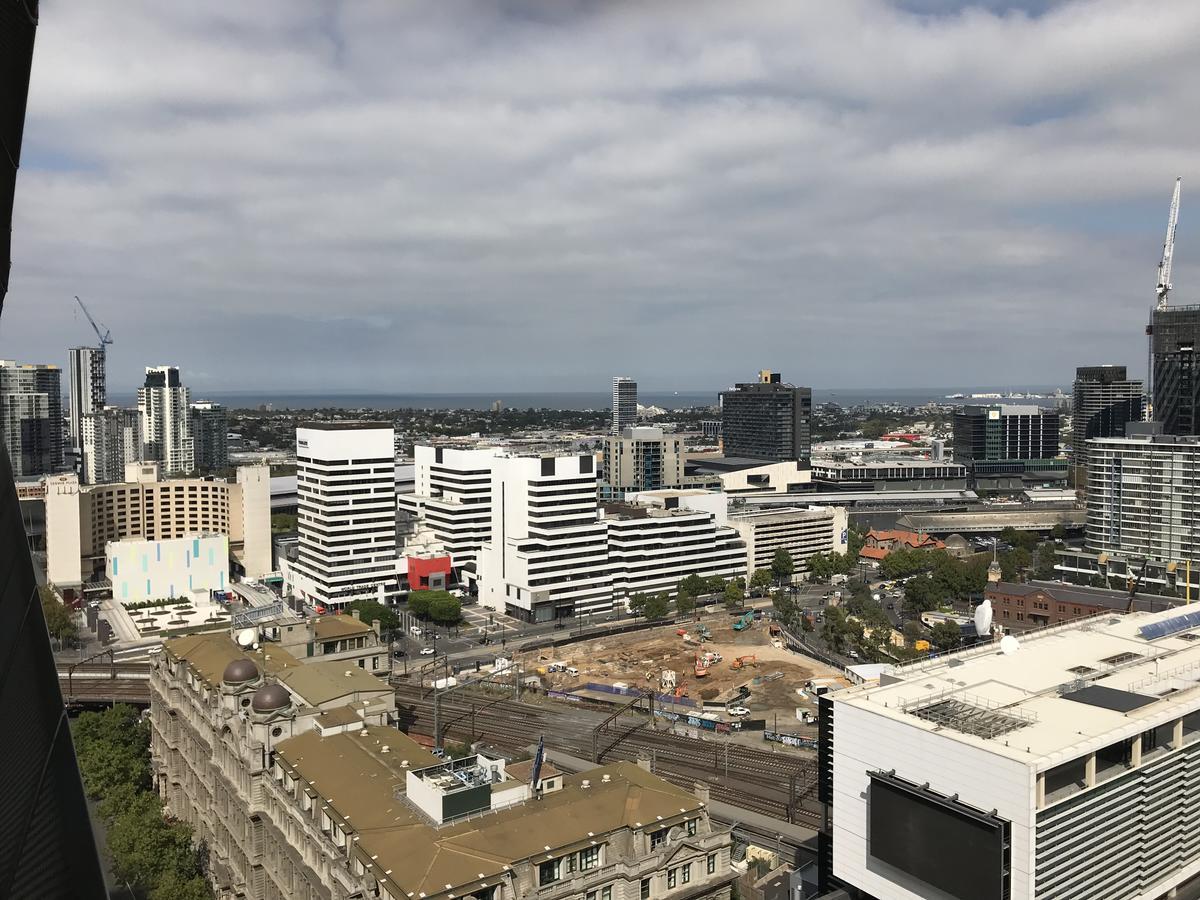 Readyset Apartments At Liberty Melbourne Exterior photo